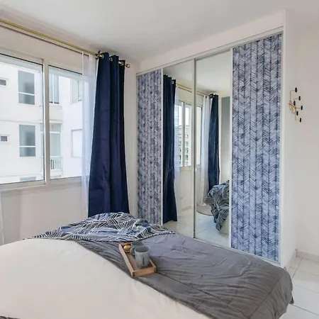 Appartamento C10 2 Henri Iv Close To Film Festival/balcony-ac *